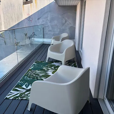Simplon Retreat Terrace Near Station 64 * Lausanne